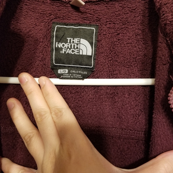 The Northface fleece jacket. - Picture 4 of 6
